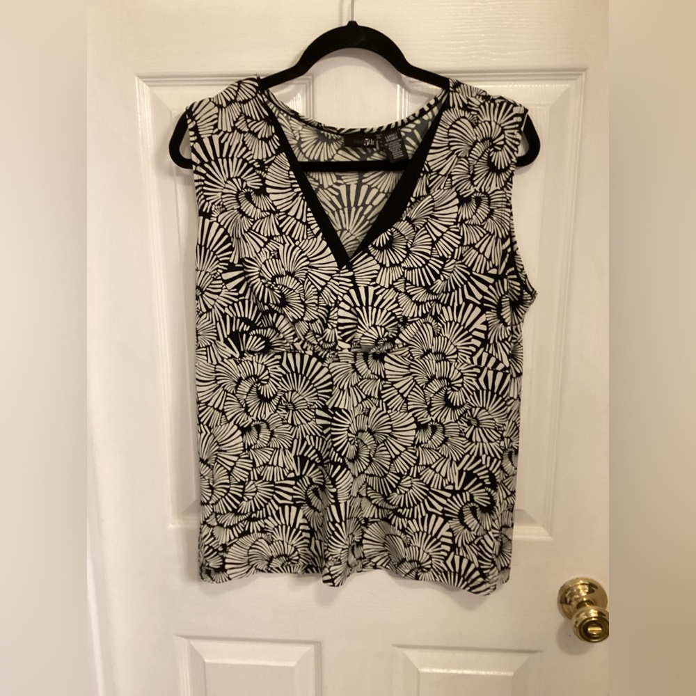 East 5th Black and White Patterned Blouse
